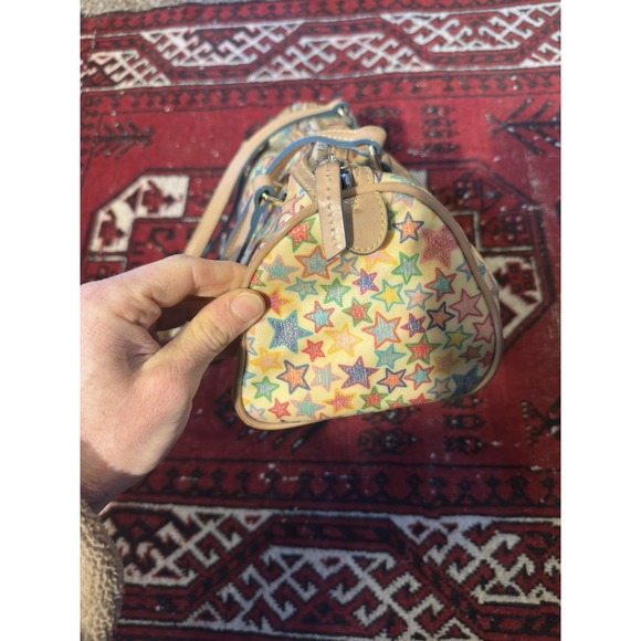 2005 Vintage Dooney & Bourke Multicolor Star Barrel Bag - Picture 2 of 6